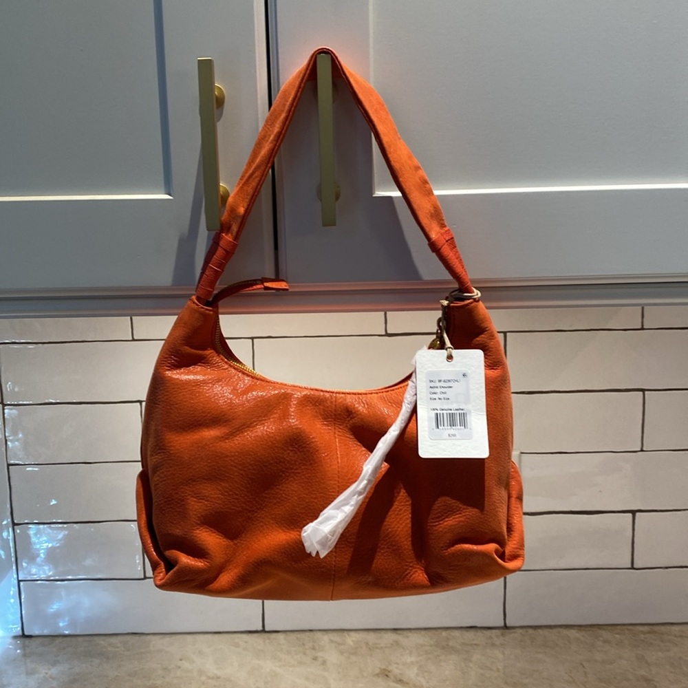 Hobo Astrid Shoulder Bag in Buffed Leather Color: Chili *NWT